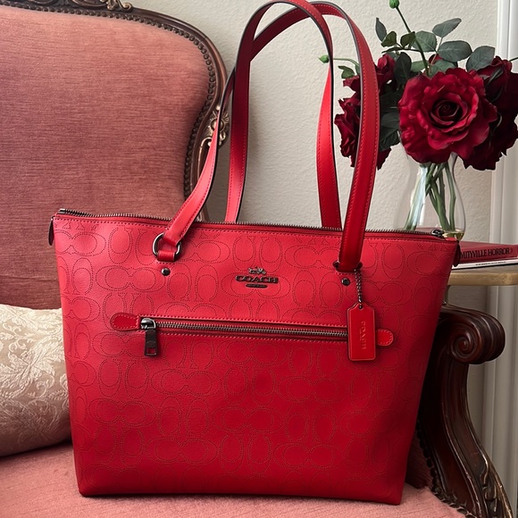 Coach NWOT Gallery tote bag in perforated Miami red, brand new - Picture 2 of 16